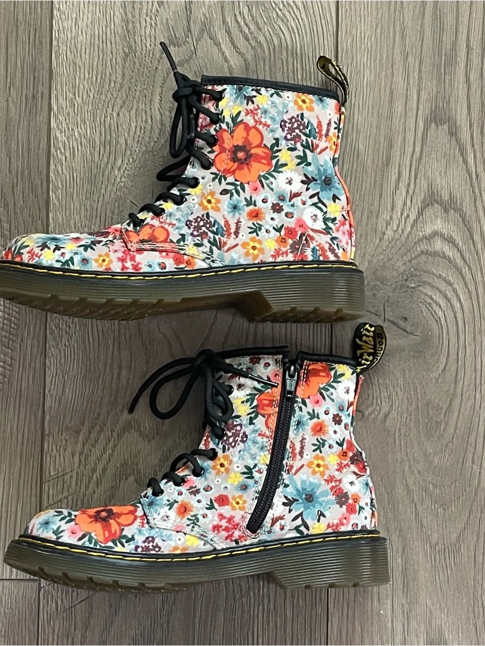Dr Martens Wanderflower 1460 Youth Size 3 Taupe Floral Canvas Combat Boots
